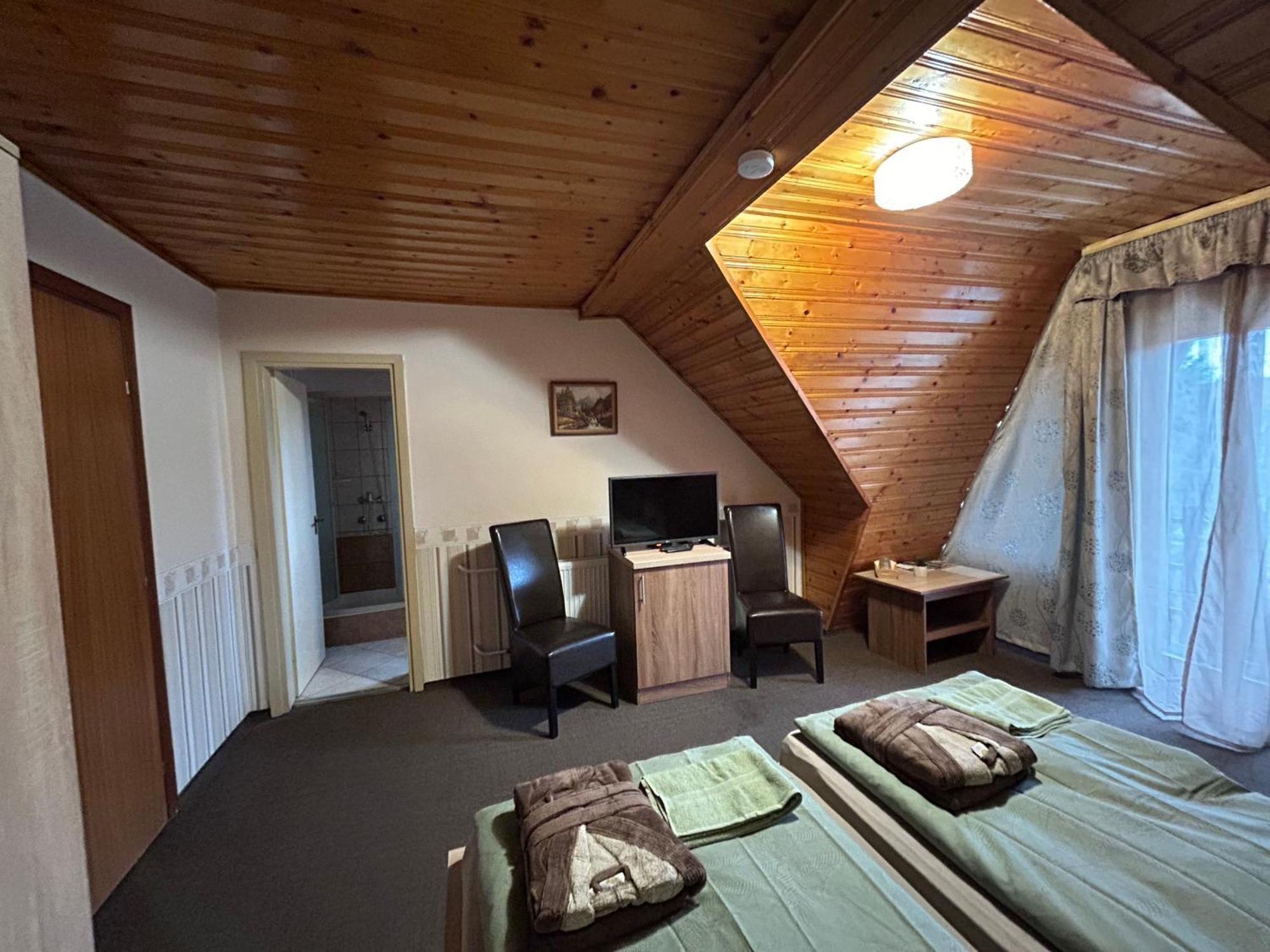 Tóth Vendégház Bük Esterno foto